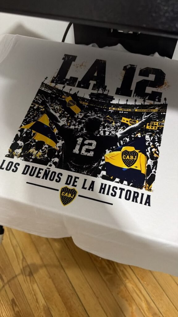 Remera La 12 blanca – Los dueños de la historia